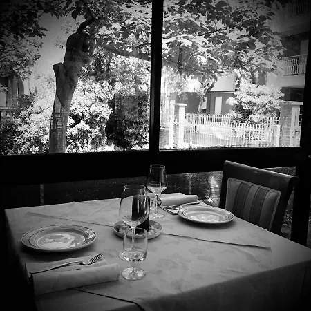 Room In Bb - Hotel Villa Alexandra - Cozy And Familiar Double Room Affittacamere