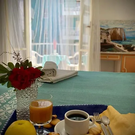 Room In Bb - Hotel Villa Alexandra - Cozy And Familiar Double Room * San Mauro Mare